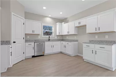 411 NE 28th Street, Winston-Salem, NC 27105 - Photo 17