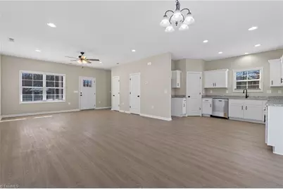 411 NE 28th Street, Winston-Salem, NC 27105 - Photo 9