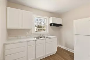 3530 Hemlock Dr, Winston-Salem, NC 27105 - Photo 9