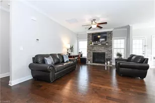 2826 Fallin Ct, High Point, NC 27262 - Photo 5