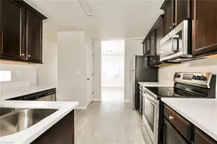 1310 Waldridge Ct, Greensboro, NC 27406 - Photo 7