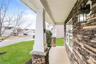 1310 Waldridge Ct, Greensboro, NC 27406 - Photo 3