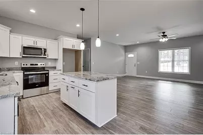 543 Hawthorne Drive, Asheboro, NC 27205 - Photo 9