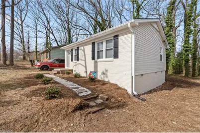 417 Moffitt Drive, High Point, NC 27265 - Photo 3