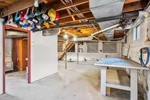 241 Willowlake Rd, Greensboro, NC 27405 - Photo 25