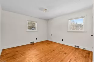 241 Willowlake Rd, Greensboro, NC 27405 - Photo 17