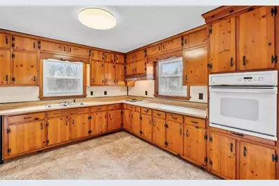 241 Willowlake Road, Greensboro, NC 27405 - Photo 11