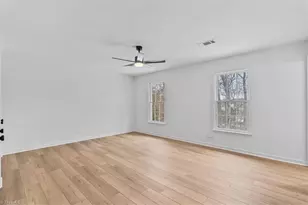 3003 Edgewater Dr, Greensboro, NC 27403 - Photo 25