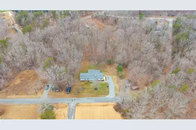 1528 Idlewild Avenue, Burlington, NC 27217 - Photo 11