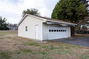 310 Fred Sink Rd, Winston-Salem, NC 27107 - Photo 3