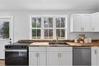 1604 E Lexington Avenue, High Point, NC 27262 - Photo 15