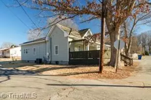 407 Oak St, Graham, NC 27253 - Photo 35