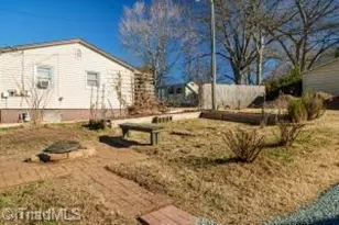 407 Oak St, Graham, NC 27253 - Photo 33