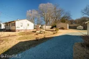 407 Oak St, Graham, NC 27253 - Photo 31