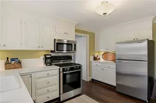 2032 Sussex Ln, Winston-Salem, NC 27104 - Photo 11