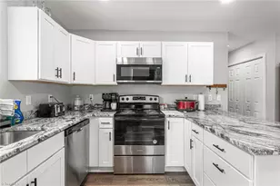 700 English St, Thomasville, NC 27360 - Photo 3