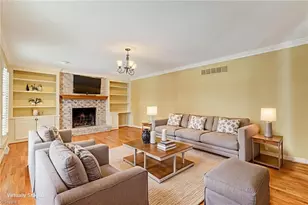 1010 Canonero Dr, Greensboro, NC 27410 - Photo 7