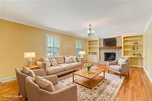 1010 Canonero Dr, Greensboro, NC 27410 - Photo 5