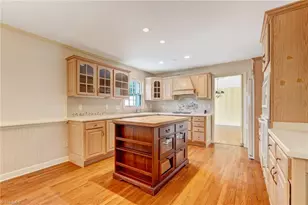 1010 Canonero Dr, Greensboro, NC 27410 - Photo 17