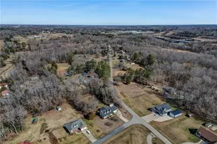 5541 Louis Sells Rd, Kernersville, NC 27284 - Photo 3