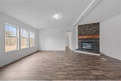 509 N Foster Street, Liberty, NC 27298 - Photo 5