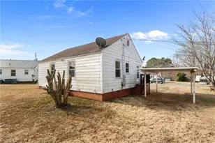 312 Pickett Cir, Liberty, NC 27298 - Photo 5