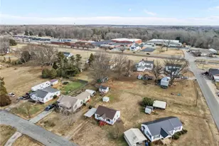 312 Pickett Cir, Liberty, NC 27298 - Photo 27