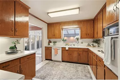 1040 Cantering Road, High Point, NC 27262 - Photo 11