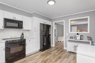 415 Crestview Dr, Thomasville, NC 27360 - Photo 7