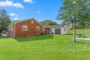 415 Crestview Dr, Thomasville, NC 27360 - Photo 21