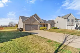 1378 Land Grv Dr, Kernersville, NC 27284 - Photo 3