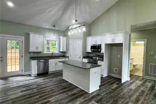 611 Kendall St, Eden, NC 27288 - Photo 3