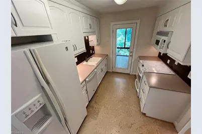 343 Hanover Arms Court #D, Winston-Salem, NC 27104 - Photo 7