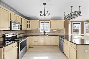 1051 Gregory Way Dr, Kernersville, NC 27284 - Photo 9