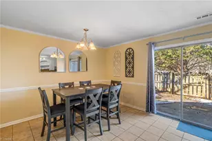 5735 Bramblegate Rd, Greensboro, NC 27409 - Photo 15