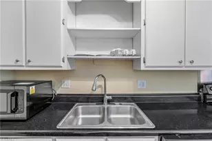 5735 Bramblegate Rd, Greensboro, NC 27409 - Photo 13