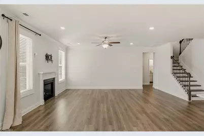 8867 Bakersfield Drive, Kernersville, NC 27284 - Photo 5