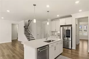 8867 Bakersfield Dr, Kernersville, NC 27284 - Photo 9