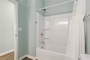 719 Meadowgreen Village Dr, Eden, NC 27288 - Photo 21