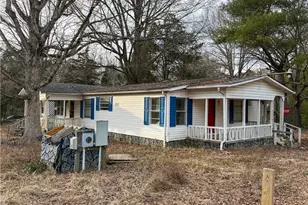 377 Kings Ridge Rd, Randleman, NC 27317 - Photo 1