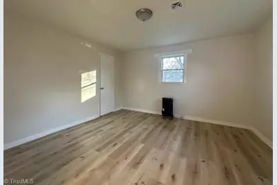 1008 Anderson Place #B, High Point, NC 27260 - Photo 3