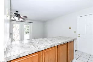 704 Glendale Dr, Greensboro, NC 27406 - Photo 9