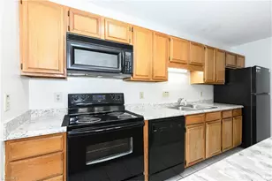 704 Glendale Dr, Greensboro, NC 27406 - Photo 7