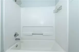 704 Glendale Dr, Greensboro, NC 27406 - Photo 15