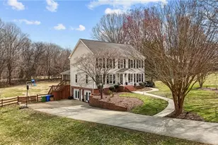 5945 Kenton Dr, Kernersville, NC 27284 - Photo 3