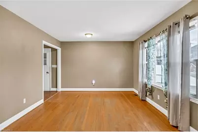 316 W Main Street, Jefferson, NC 28640 - Photo 9