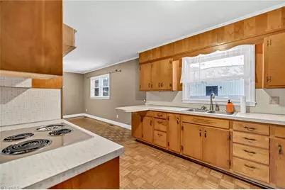 316 W Main Street, Jefferson, NC 28640 - Photo 11