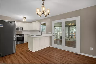 503 N Greenbriar Street, Liberty, NC 27298 - Photo 9