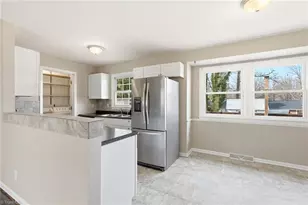 3202 Shallowford Dr, Greensboro, NC 27406 - Photo 13