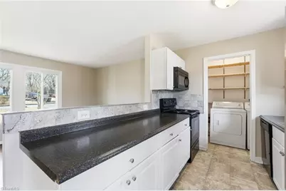 3202 Shallowford Drive, Greensboro, NC 27406 - Photo 21